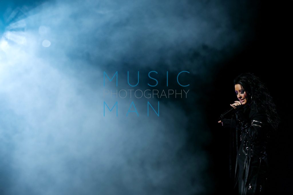 Christina Aguilera performing live on stage in London, shot #3 from the Music Man Archive.