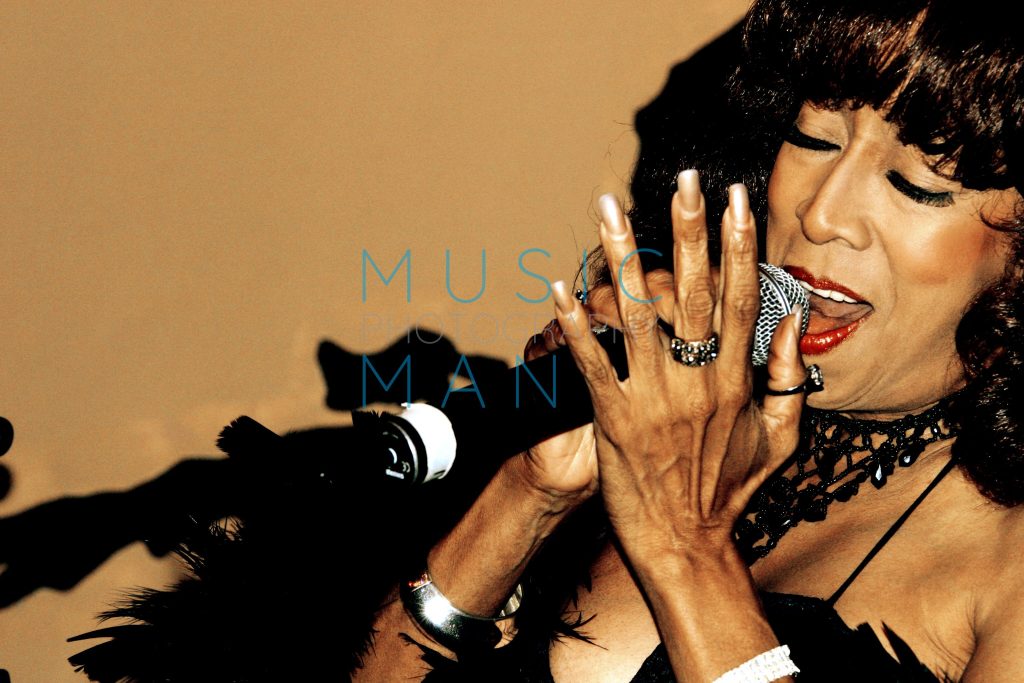 Jazz and soul diva Jean Carn performing live with intense vocal expression on stage at the Jazz Café in London, photography by Music Man Studio.